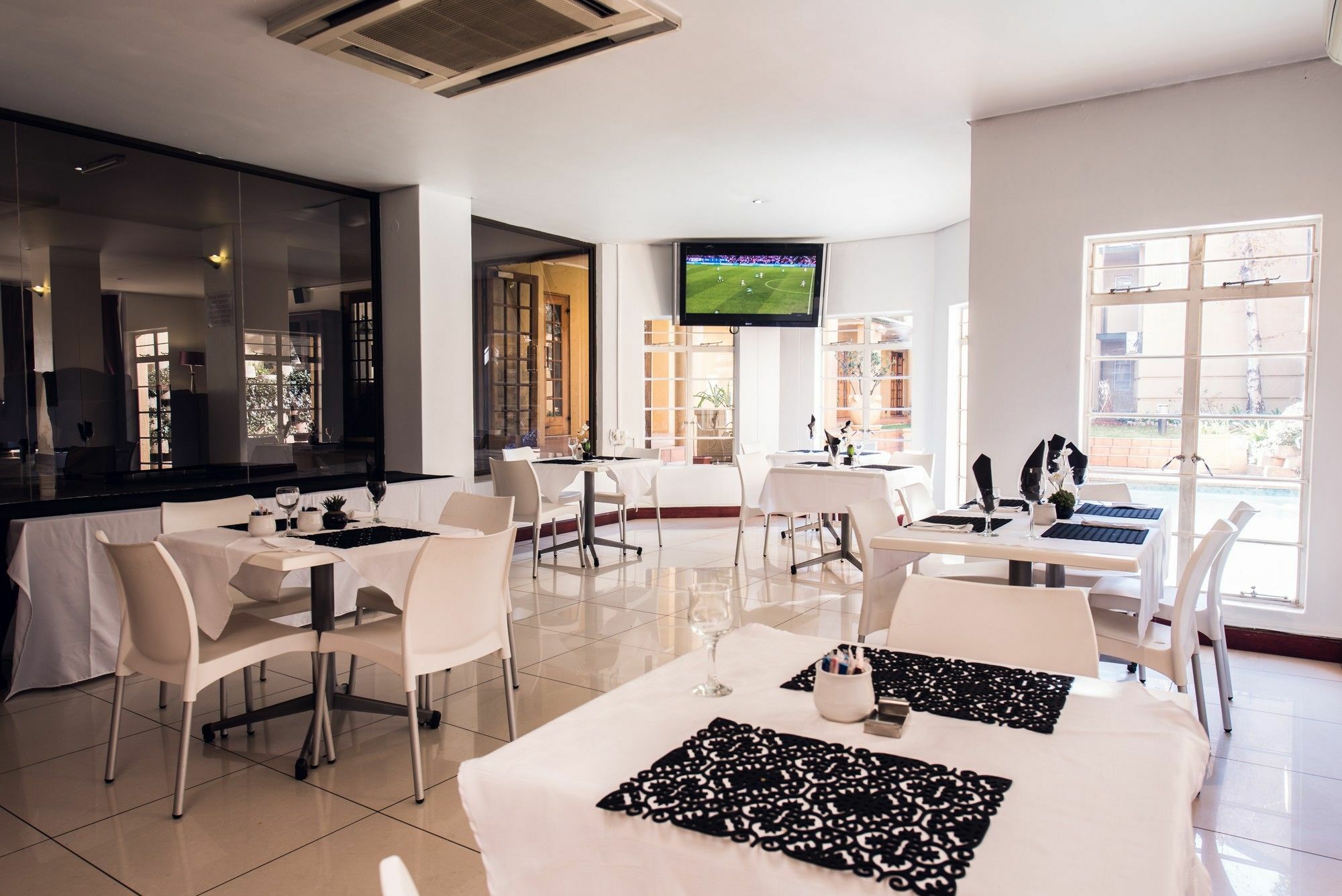 Airport Inn Executive Suites Kempton Park Exterior foto